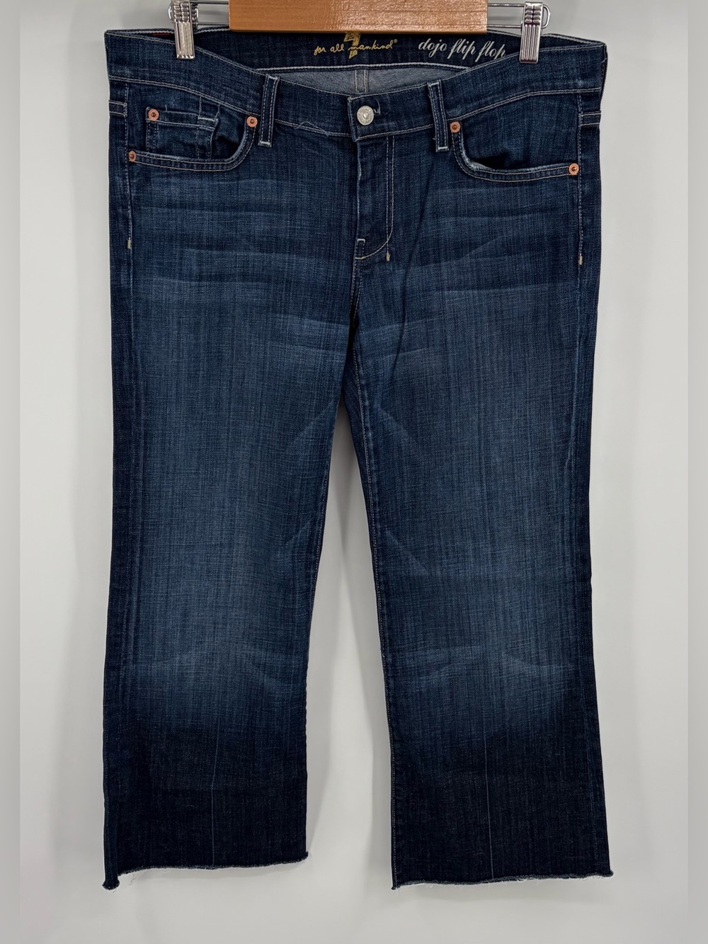 7 For All Mankind Dojo flip flop dark wash cropped jean women’s 32 preppy